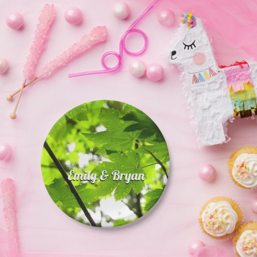 Mapelbladeren met regendruppels papieren bordje (Feest)