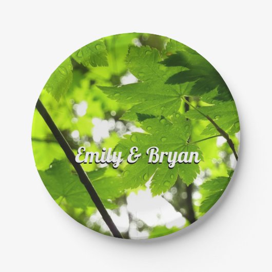 Mapelbladeren met regendruppels papieren bordje (Voorkant)