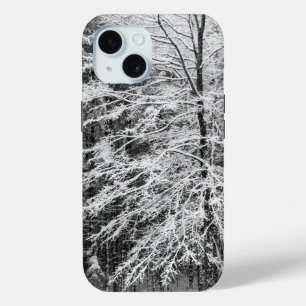 Mapelboom in sneeuw iPhone 15 case