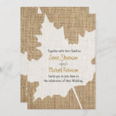 Maple Leaf Burlap Rustic Fall Huwelijksuitnodiging Kaart (Voorkant / Achterkant)