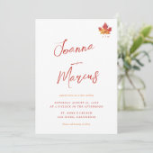 Maple Leaf Monogram Script Casual Fall Wedding Kaart (Staand voorkant)