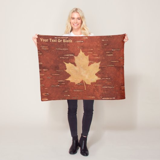 Maple Leaf on Inner Birch Bark Fleece Deken (In situ)