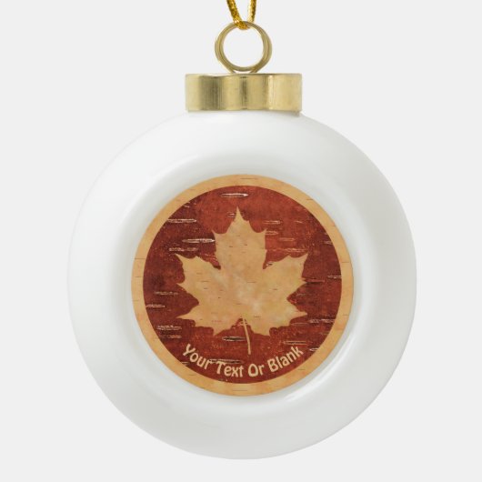Maple Leaf on Inner Birch Bark Keramische Bal Ornament (Voorkant)