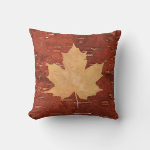 Maple Leaf on Inner Birch Bark Kussen
