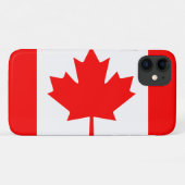 Maple Majesty: Telefoonhoesje onder Canadese vlag Case-Mate iPhone Case (Achterkant (horizontaal))