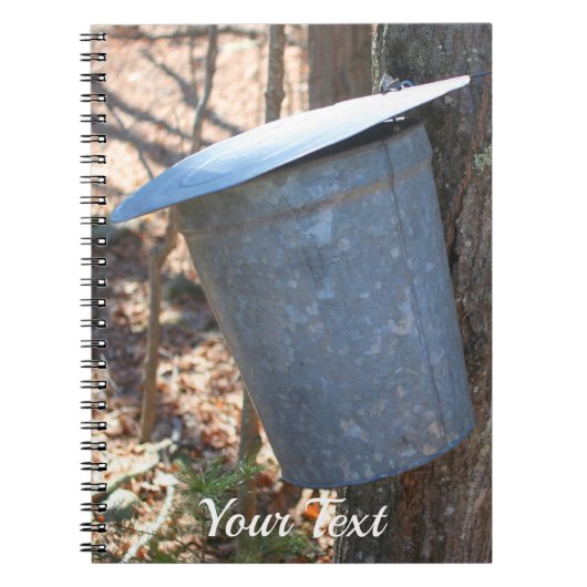 Maple Sugar Sap Bucket on Tree Natuur Notitieboek (Voorkant)