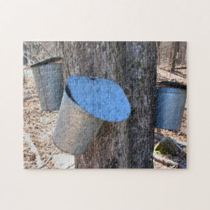 Maple Sugar Sap Buckets on Tree Natuur Legpuzzel