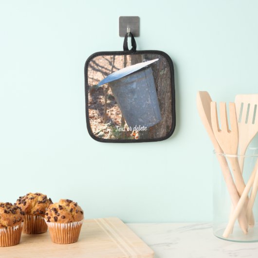 Maple Syrup Sap Bucket On Tree Personalized Pannenlap (Insitu(Ophanging))
