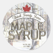 Maple Syrup Tapping in Snowy Forest Scene Red Leaf Ronde Sticker (Voorkant)