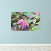 Mapleleaf Viburnum Autumn Leaves en Berries Canvas Afdruk (Insitu (Houten vloer))