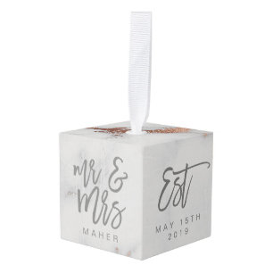 MARBLE AND ROOS GOLD EFFECT PERSONALIZED ORNAMENT