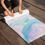 Marble Swirls Om Symbol Yogamat<br><div class="desc">Het prachtige pastelkleurensorren marmer vormde een ontwerp dat een Om symbool en een jouw naam of douanetekst kenmerkt.</div>