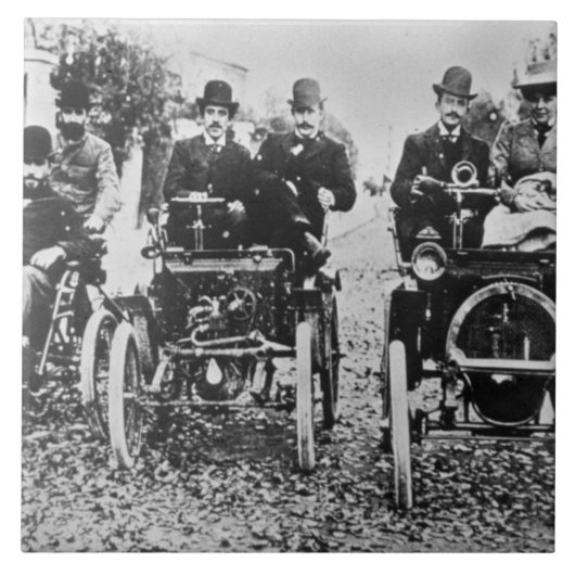 Marcel (d.1903) en Louis (1877-1944) Renault driv Tegeltje (Voorkant)