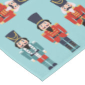 Marching Nutcrackers op Sage Background Tafelkleed (Gekanteld)