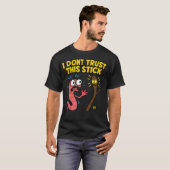 Marcus Ik Vertrouw Deze Stok Niet Grappige Worm Me T-shirt (Voorkant volledig)