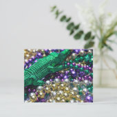 Mardi Gras Beads & Green Gator Invitations Kaart (Staand voorkant)