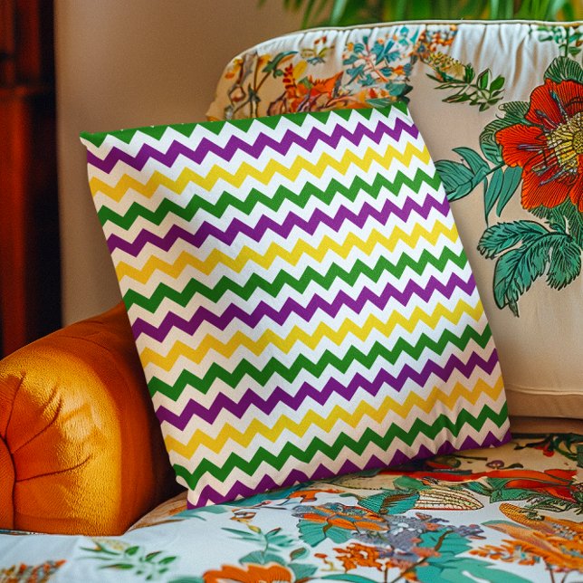Mardi Gras Chevron Patroon Goud Kussen (Mardi Gras Chevron Pattern Gold Throw Pillow)
