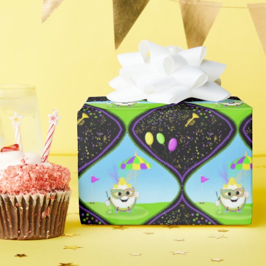 Mardi Gras Golf Ball Celebrating  Cadeaupapier (Verjaardagsfeest)
