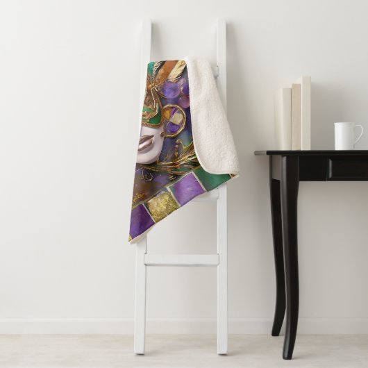 Mardi Gras Goud en Groen Pauw Veer Masker Sherpa Deken (In situ)