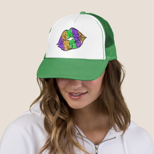 Mardi Gras Kiss Trucker Hat Trucker Pet (In situ)