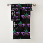 Mardi Gras Mask Paars Green Sparkles Monogram Bad Handdoek (Insitu)