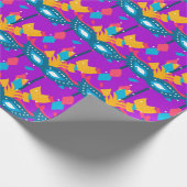 Mardi Gras masker en Confetti op Paarse Cadeaupapier (Hoek)