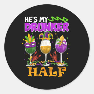 Mardi Gras Outfit Hij is mijn dronken helft Carnav Ronde Sticker