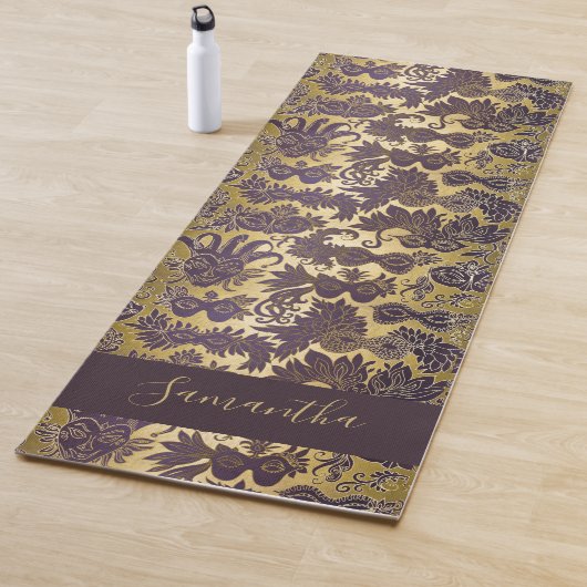 Mardi Gras Paarse Maskers Faux Gold Monogrammed Yogamat (In situ)