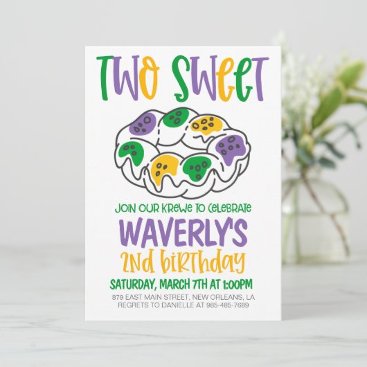 Mardi Gras Tweede Verjaardag Uitnodiging (Staand voorkant)