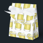 Margarita Zomer Cocktail Mixed Drank Lime Groen Bedankdoosjes<br><div class="desc">Het ontwerp bevat een originele illustratie van een klassieke margarita-cocktail met een zoute rand en een wig groene limoen. Een klassieke zomertijd drank! Ideaal voor een cocktailparty,  zomerse picknick,  vrijgezellenfeest,  21e verjaardag of Cinco de Mayo-feest. Coördinerende feestartikelen verkrijgbaar.</div>