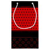 Maria - Aangepaste naam, rood en zwart hart Klein Cadeauzakje (Achterkant)