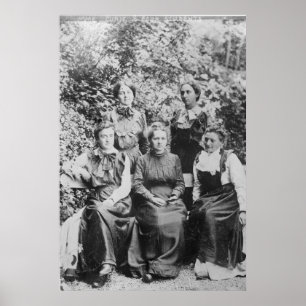 Marie Sklodowska Curie met haar vier studenten Poster