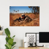 Marien beveiligt de landingszone poster (Thuiskantoor)