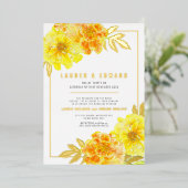 Marigold yellow oranje goudwaterverf bruiloft folie uitnodiging (Staand Voorkant)