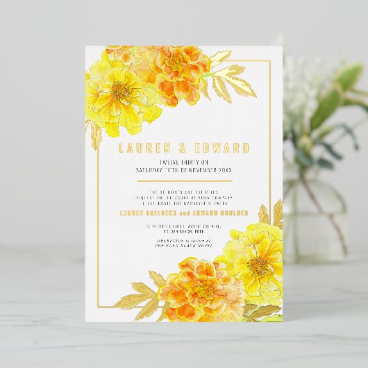 Marigold yellow oranje goudwaterverf bruiloft folie uitnodiging (Staand Voorkant)