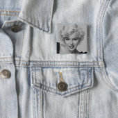 Marilyn, kijk 2 vierkante button 5,1 cm (In situ)