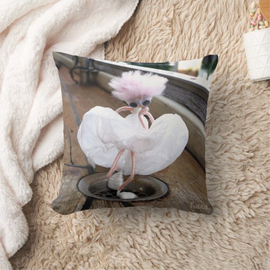 Marilyn Monroe pose in Witte rok door fubby. Kussen (Deken)