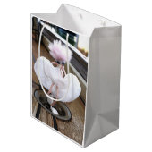 Marilyn Monroe pose in Witte rok Medium Cadeauzakje (Achterkant Gekanteld)