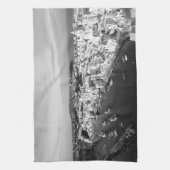 Marina di Corricella Uitzicht 1 - Procida -BW Theedoek (Verticaal)