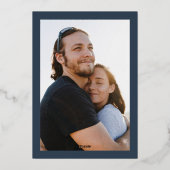 Marine Blauw Elegante Gouden Foto Overlay Wedding Folie Uitnodiging (Achterkant)