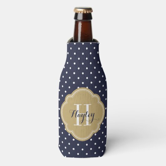 Marine Blauw en Goud Polka Dots Monogram Flesjeskoeler (Fles Voorkant)