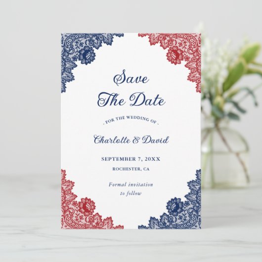 Marine Blauw en Rode Bloemen Kant Rustieke bruilof Save The Date (Staand voorkant)