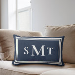 Marine Blauw en Wit Drie Letter Monogram Kussen<br><div class="desc">Navy Blauw en Wit Drie Letter Monogram Sierkussen</div>