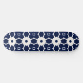 Marine Blauw en Wit Geometrische Bloemen Persoonlijk Skateboard (Horizontaal)