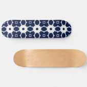 Marine Blauw en Wit Geometrische Bloemen Persoonlijk Skateboard (Horizontaal)