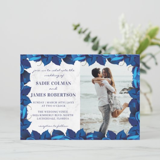 Marine Blauw en Wit Marmer Bloemen Foto Bruiloft Kaart (Staand voorkant)