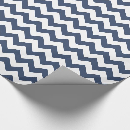 Marine blauw en wit moderne Chevron Cadeaupapier (Hoek)