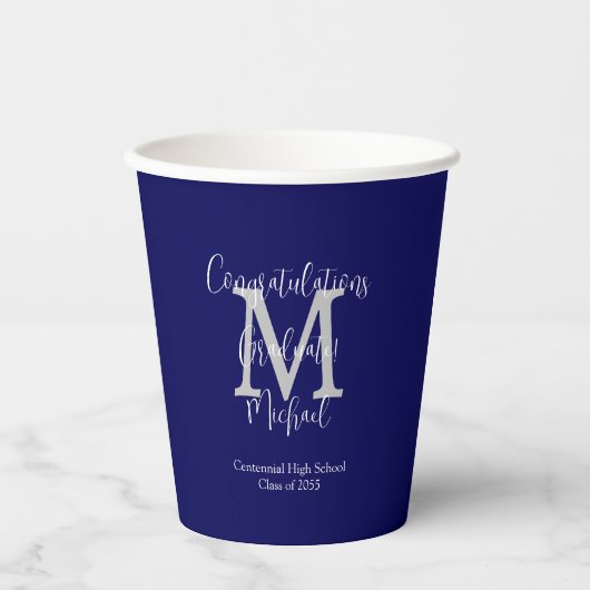 Marine Blauw en Wit Monogrammed Graduation Party Papieren Bekers (Voorkant)