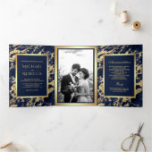 Marine Blauw Marmer Faux Gouden Folie Foto Bruilof Drieluik Uitnodiging (Binnen)