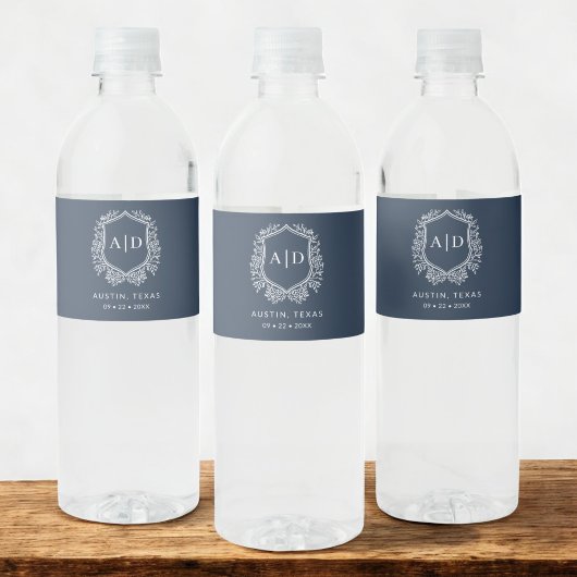 Marine Blauw Monogram Trouwbloem Crest Waterfles Etiket